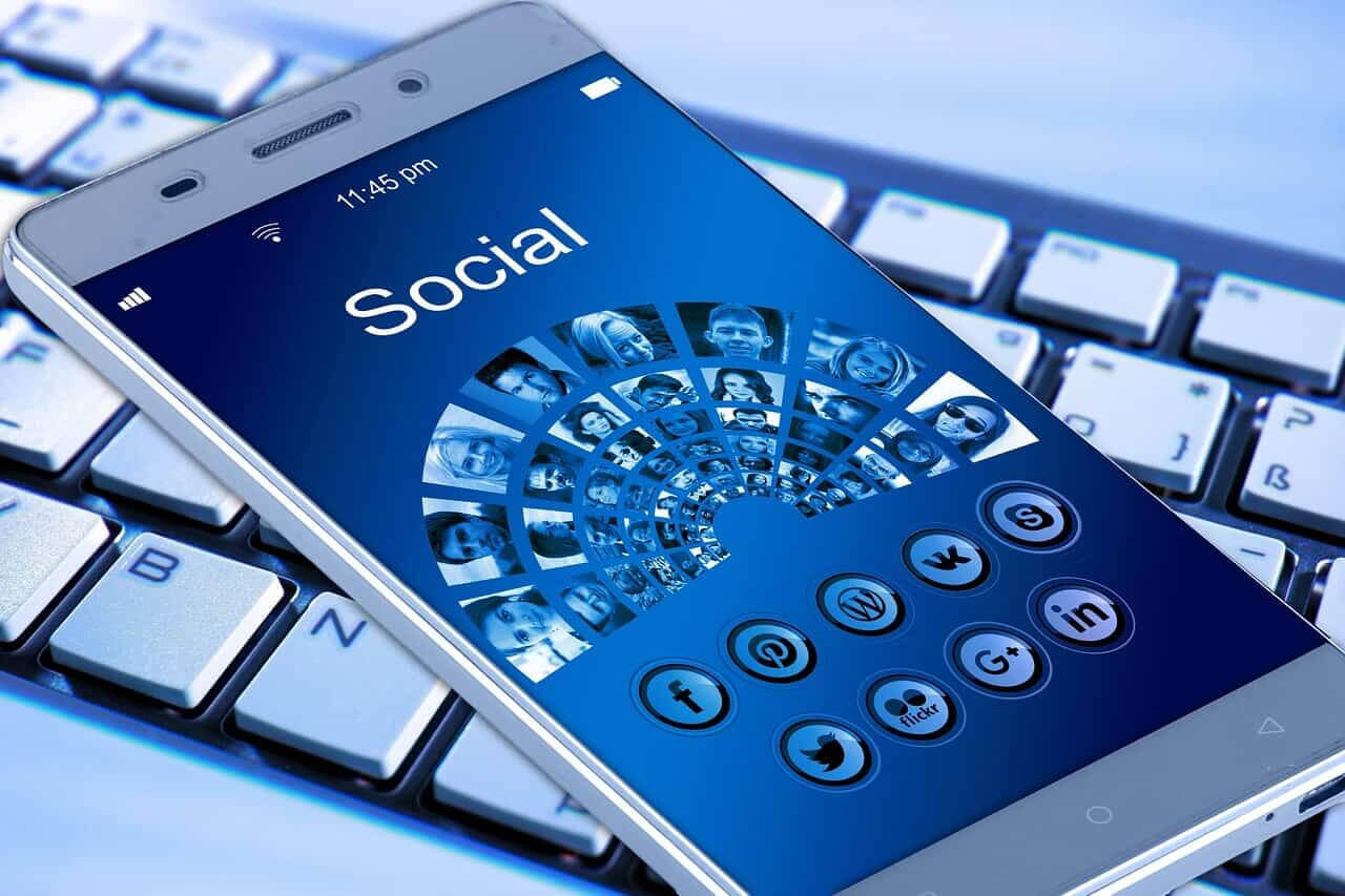 Social Media Management on a mobile phone