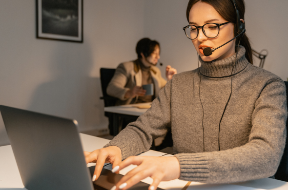 customer support handling customers